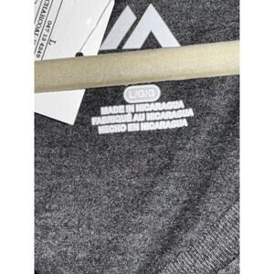 NWT Genuine MLB Merchandise New York Yankees shirt Women’s Large